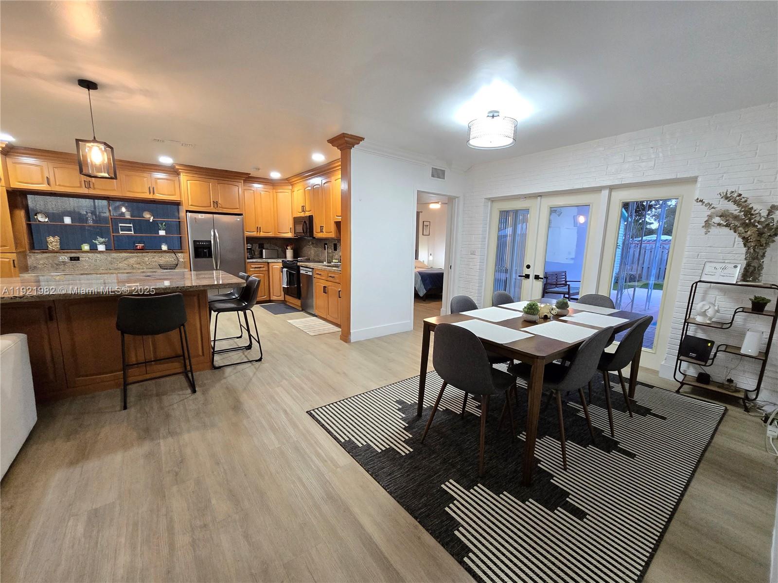 DRIFTWOOD PLAZA - Residential