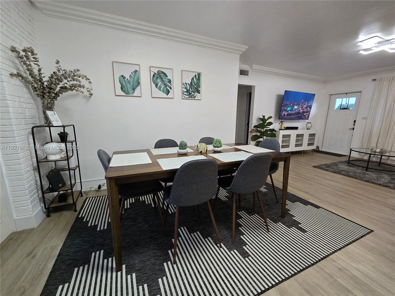 DRIFTWOOD PLAZA - Residential