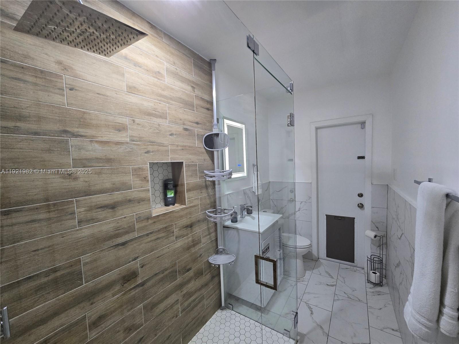 DRIFTWOOD PLAZA - Residential