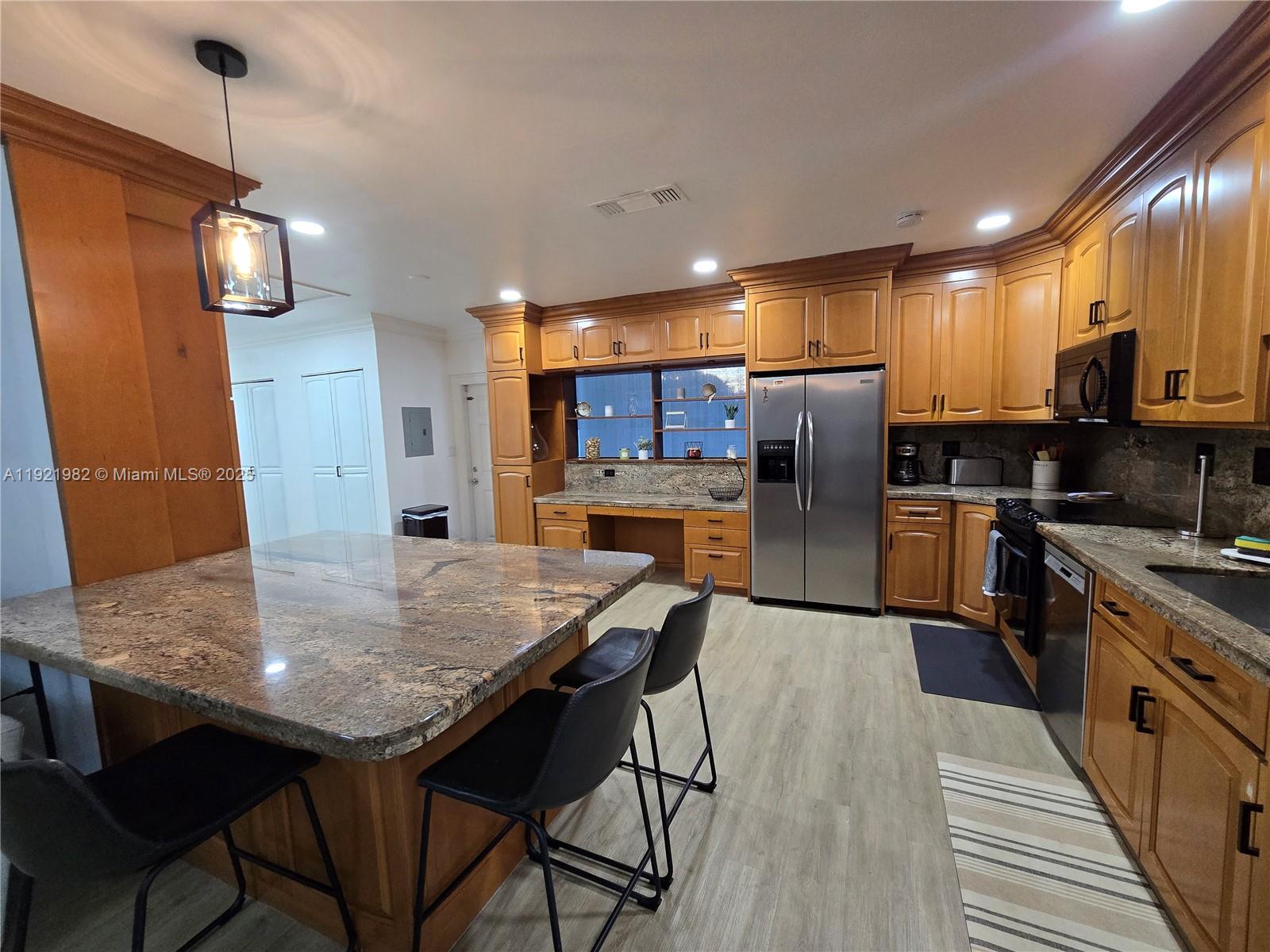 DRIFTWOOD PLAZA - Residential