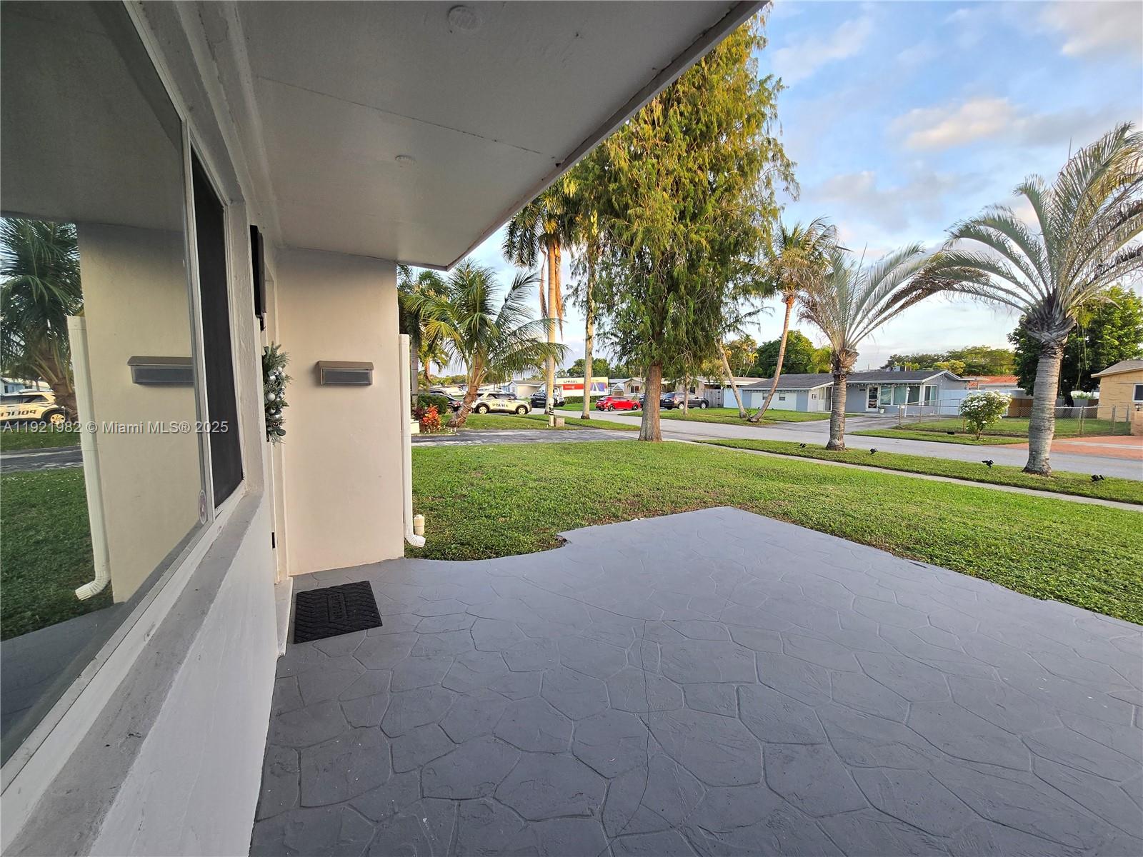 DRIFTWOOD PLAZA - Residential