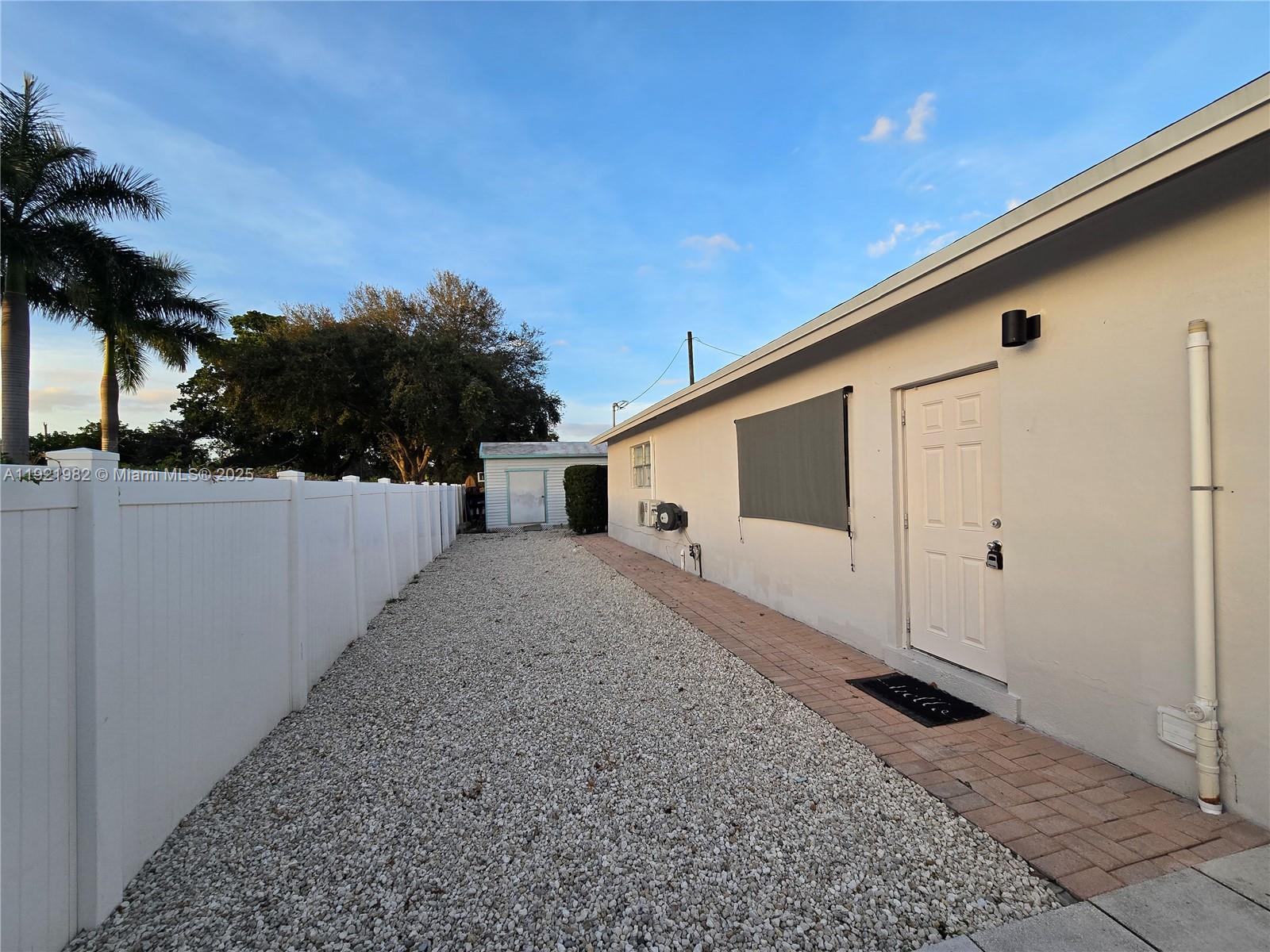 DRIFTWOOD PLAZA - Residential