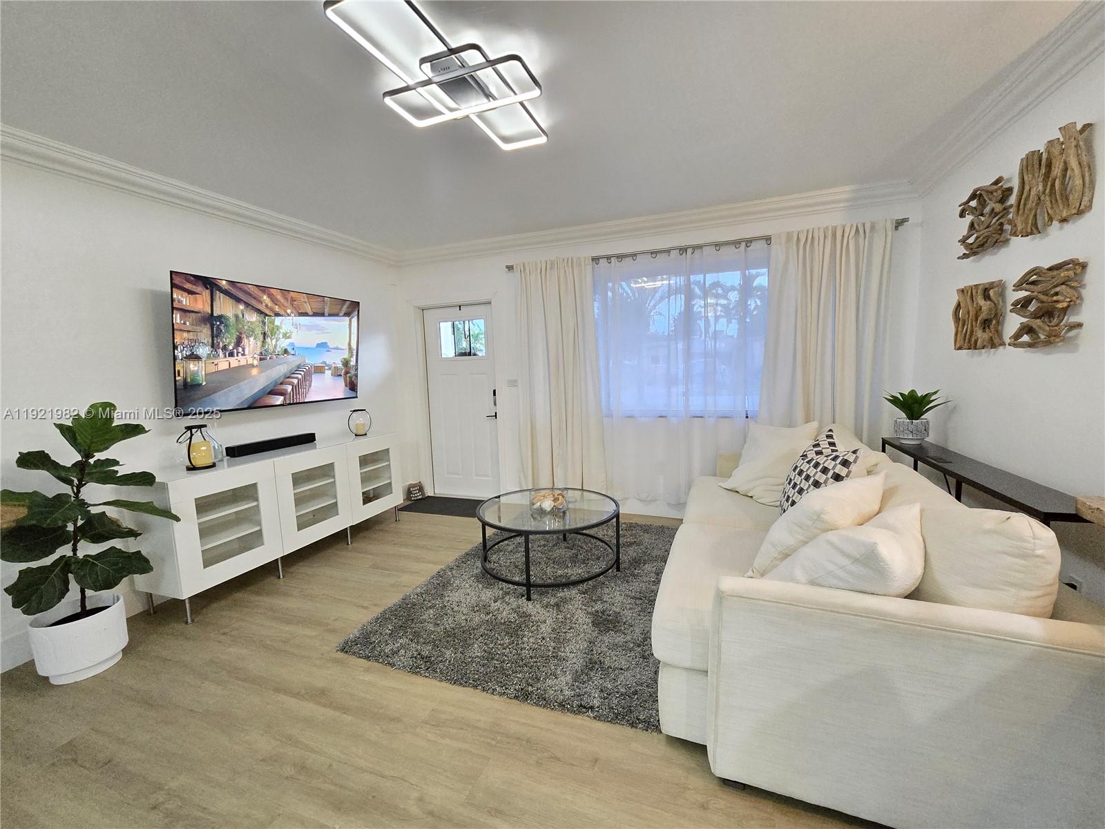 DRIFTWOOD PLAZA - Residential