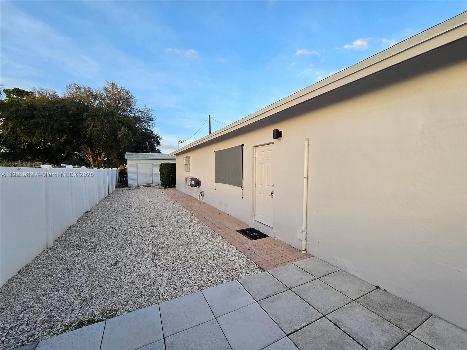 DRIFTWOOD PLAZA - Residential