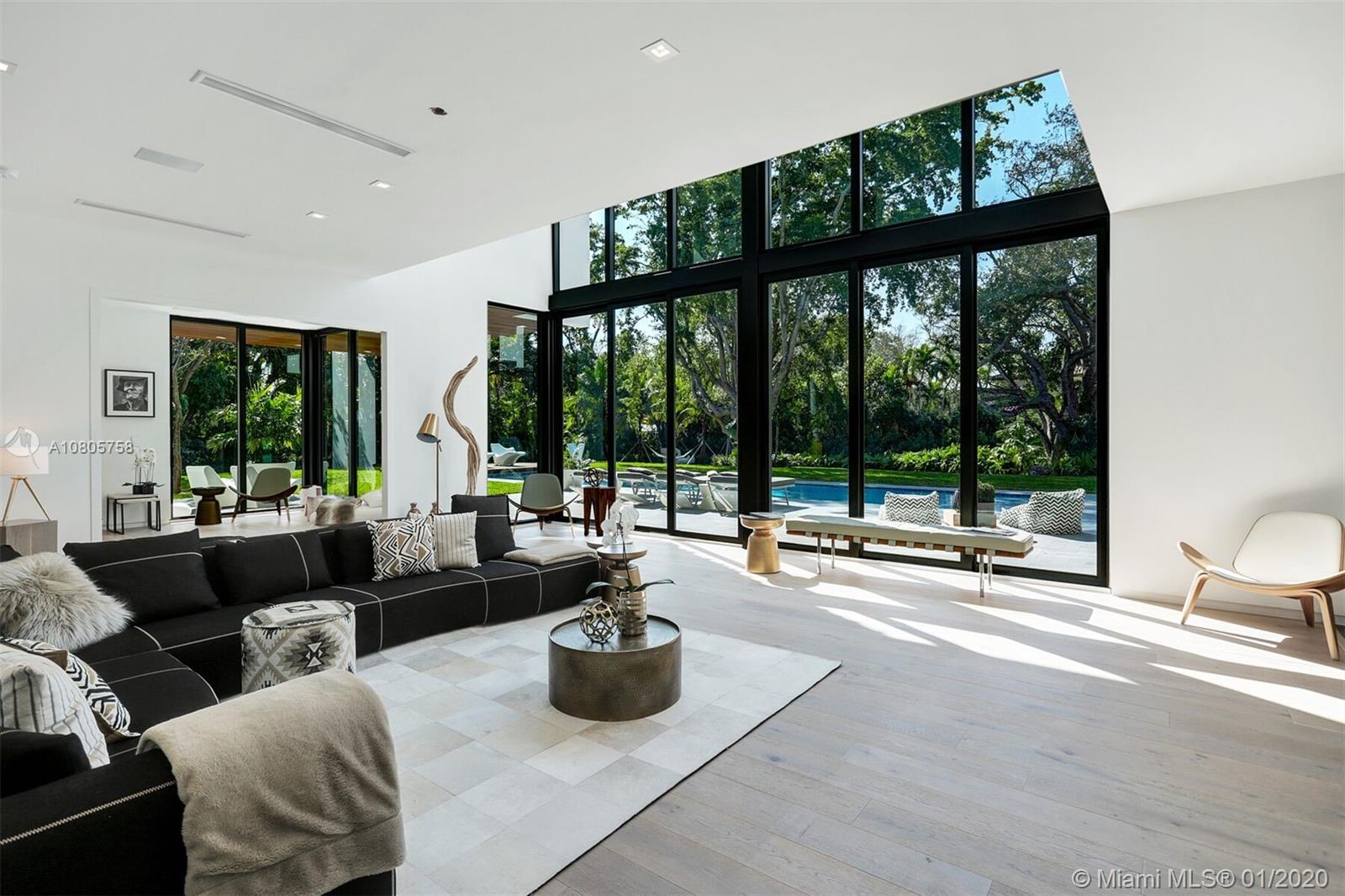 TOWN & RANCH ESTS - Residential