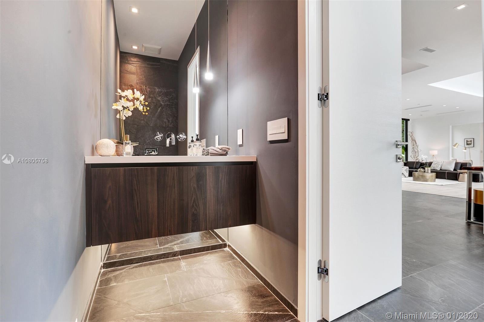 TOWN & RANCH ESTS - Residential