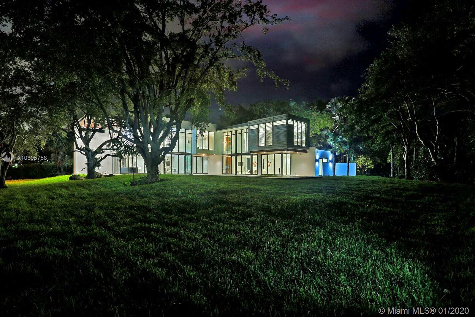 TOWN & RANCH ESTS - Residential