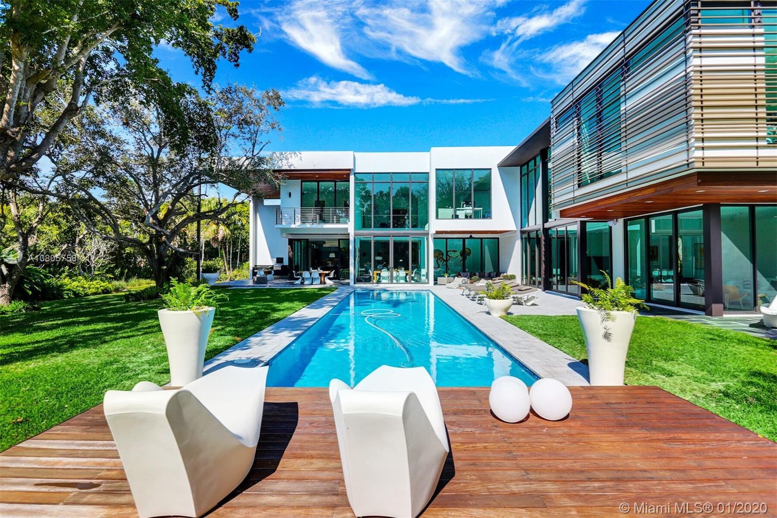 TOWN & RANCH ESTS - Residential