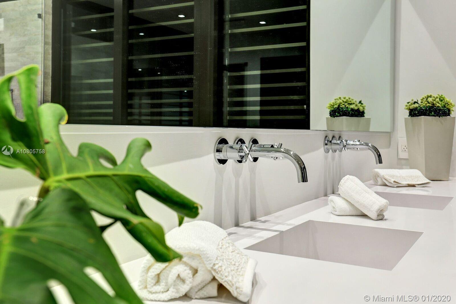 TOWN & RANCH ESTS - Residential