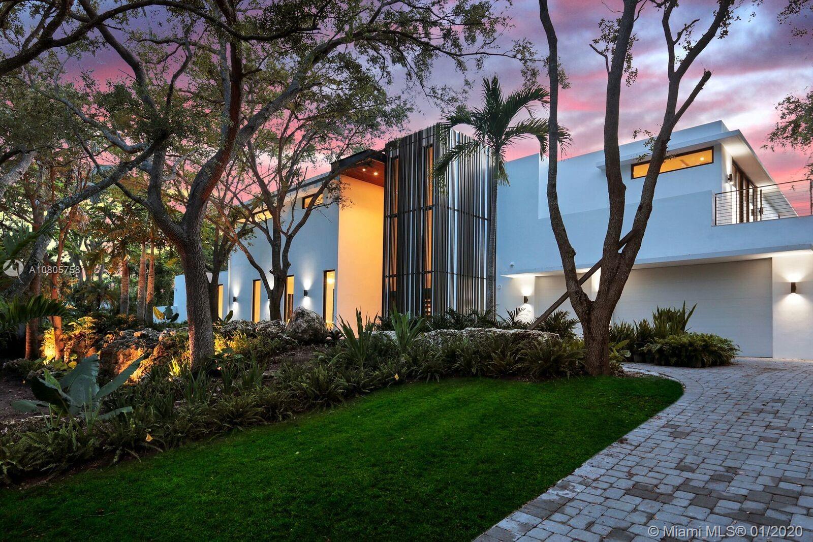 TOWN & RANCH ESTS - Residential