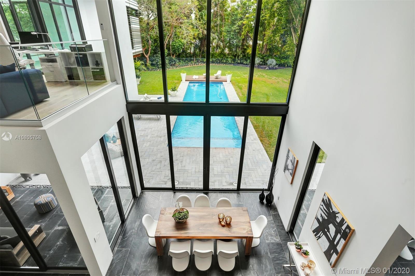 TOWN & RANCH ESTS - Residential