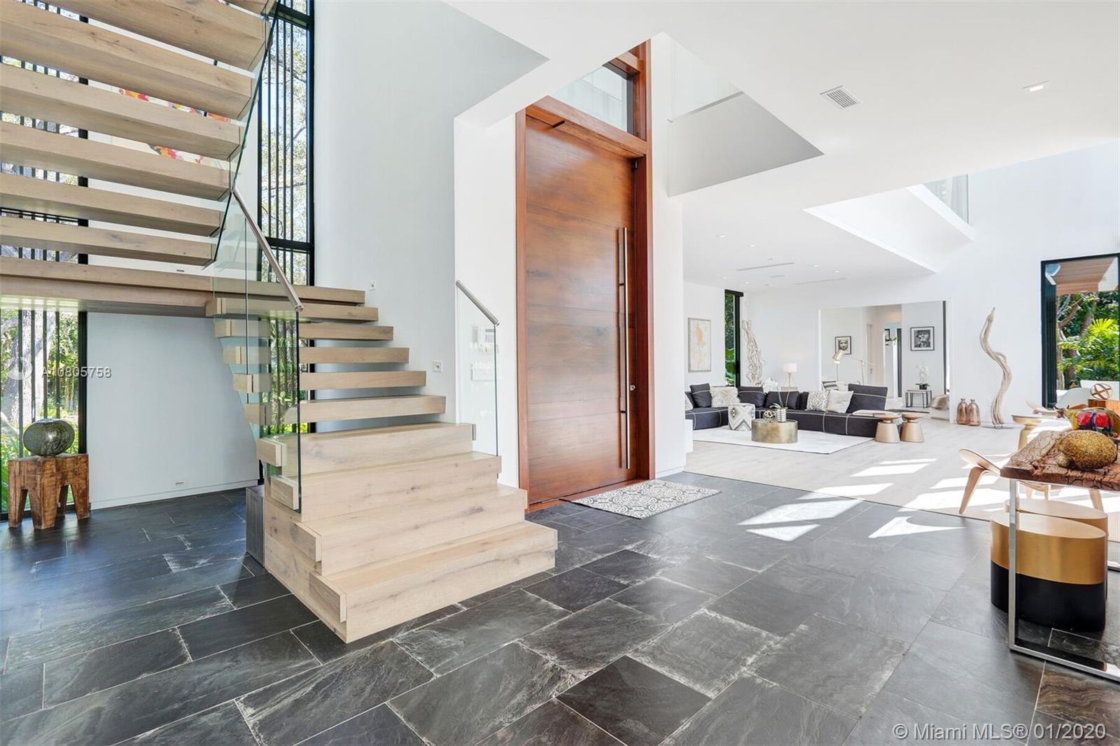 TOWN & RANCH ESTS - Residential