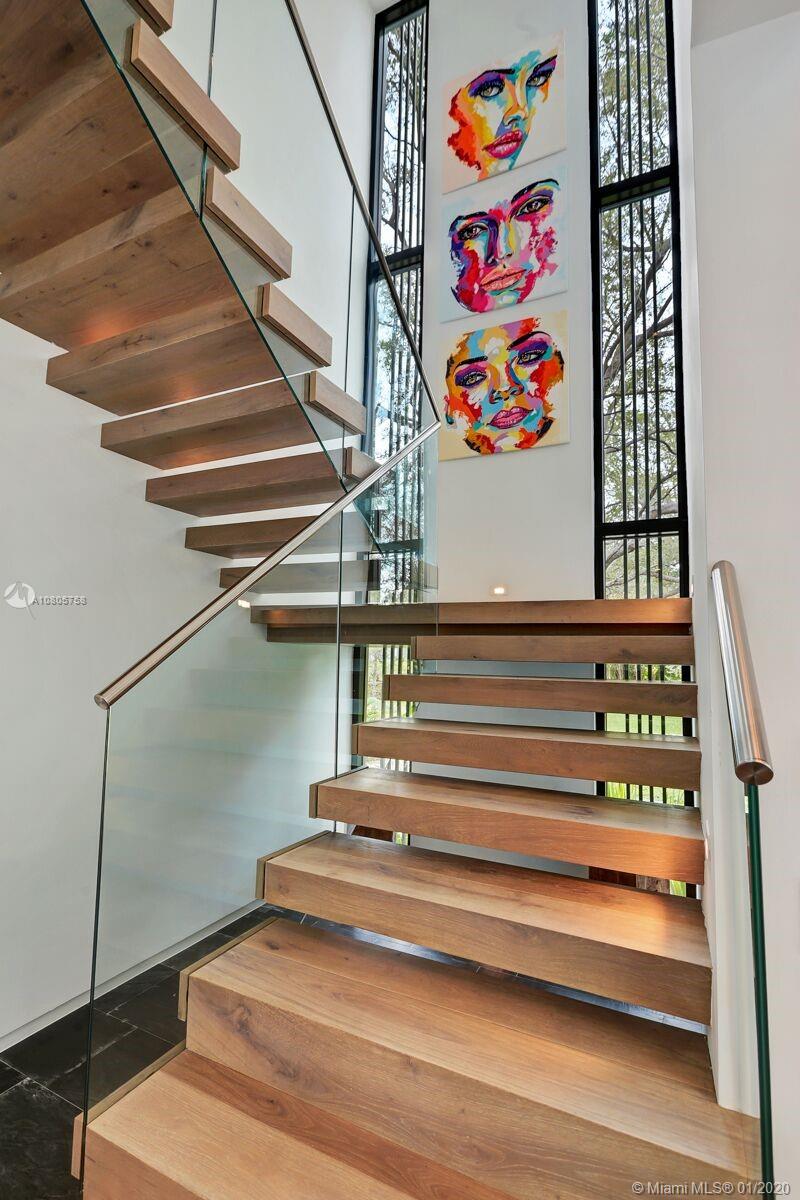 TOWN & RANCH ESTS - Residential