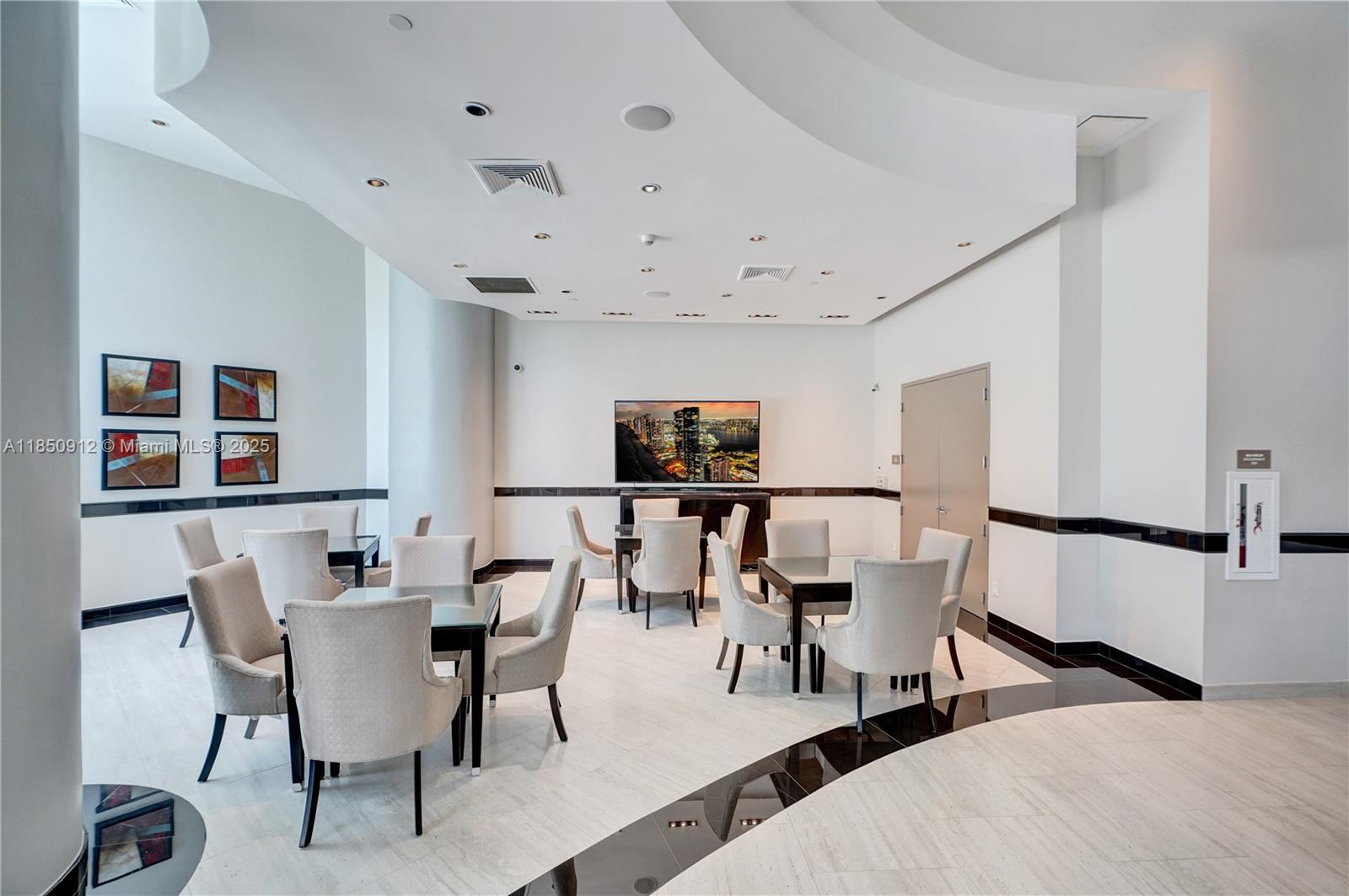 OCEAN PALMS - Residential