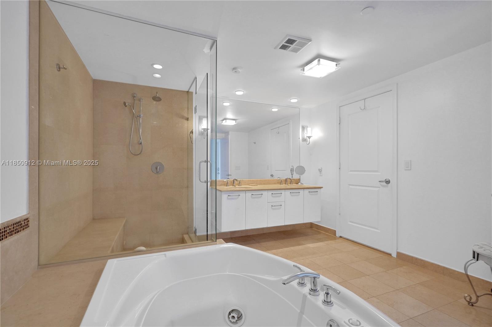 OCEAN PALMS - Residential