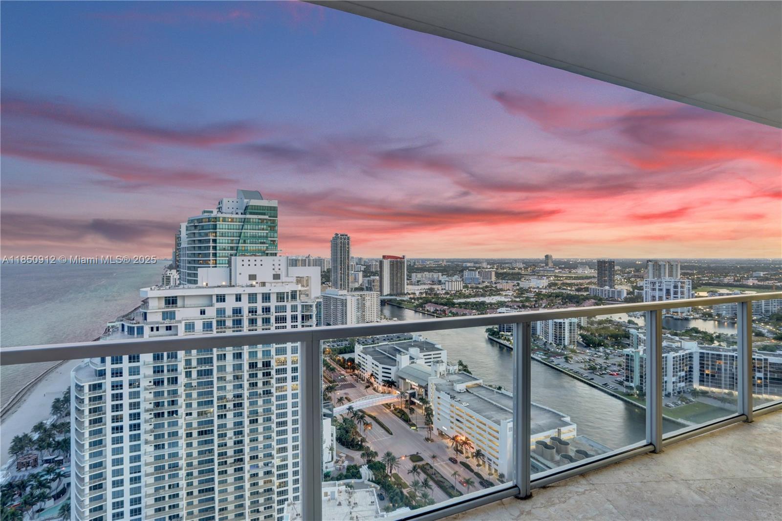 OCEAN PALMS - Residential