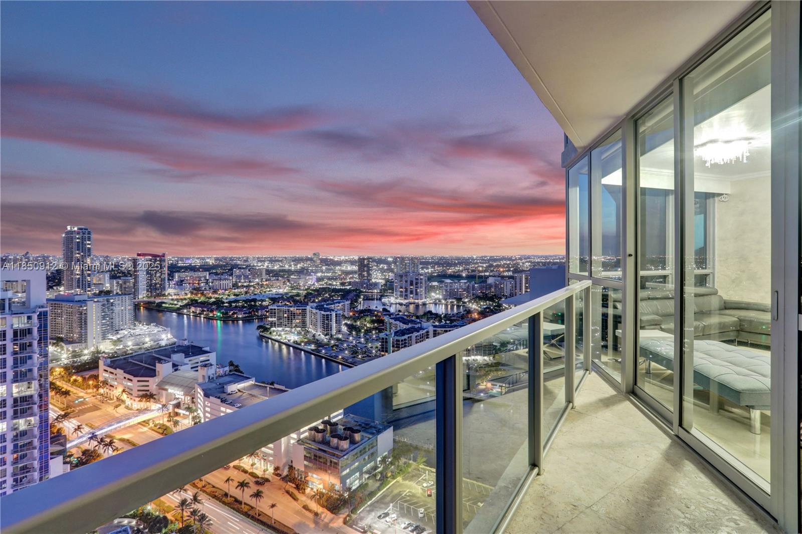 OCEAN PALMS - Residential