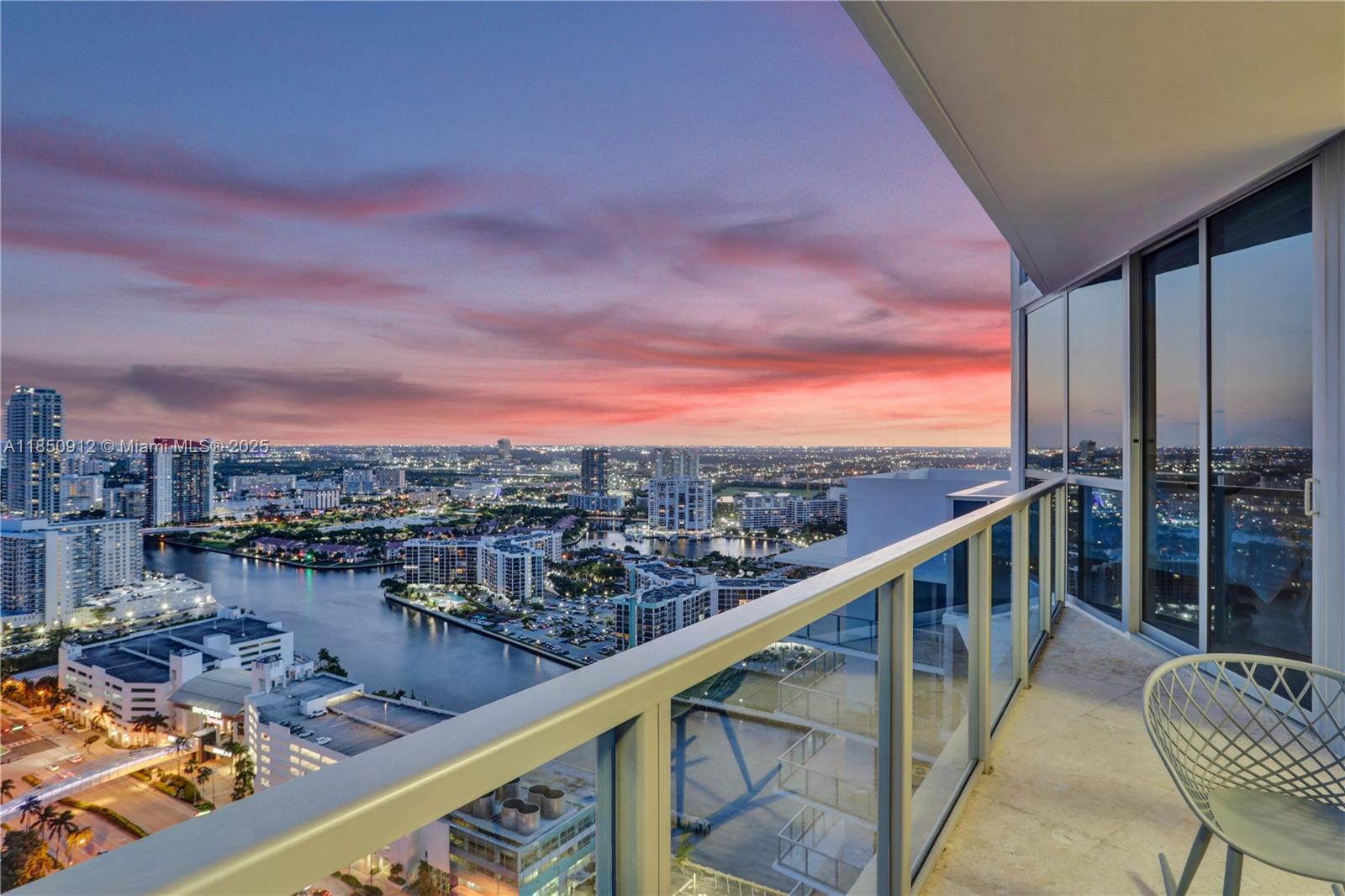 OCEAN PALMS - Residential