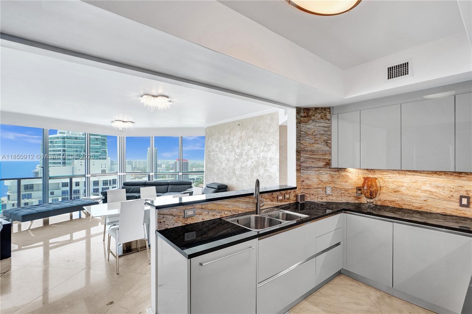 OCEAN PALMS - Residential