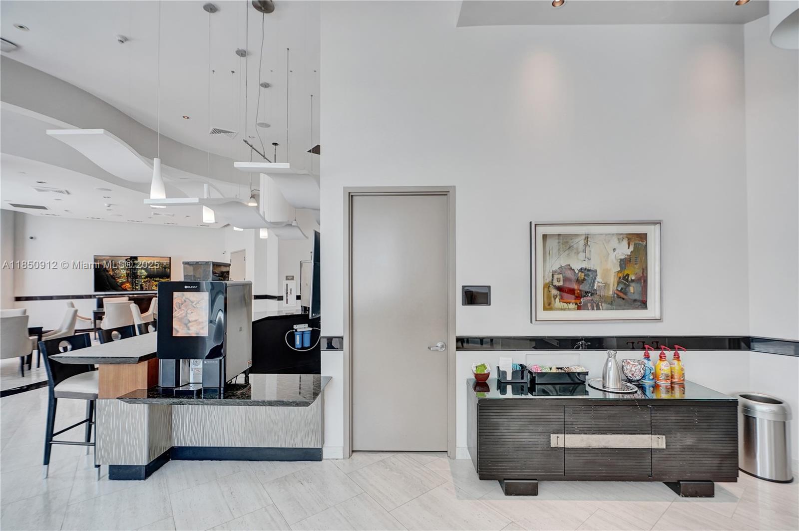 OCEAN PALMS - Residential