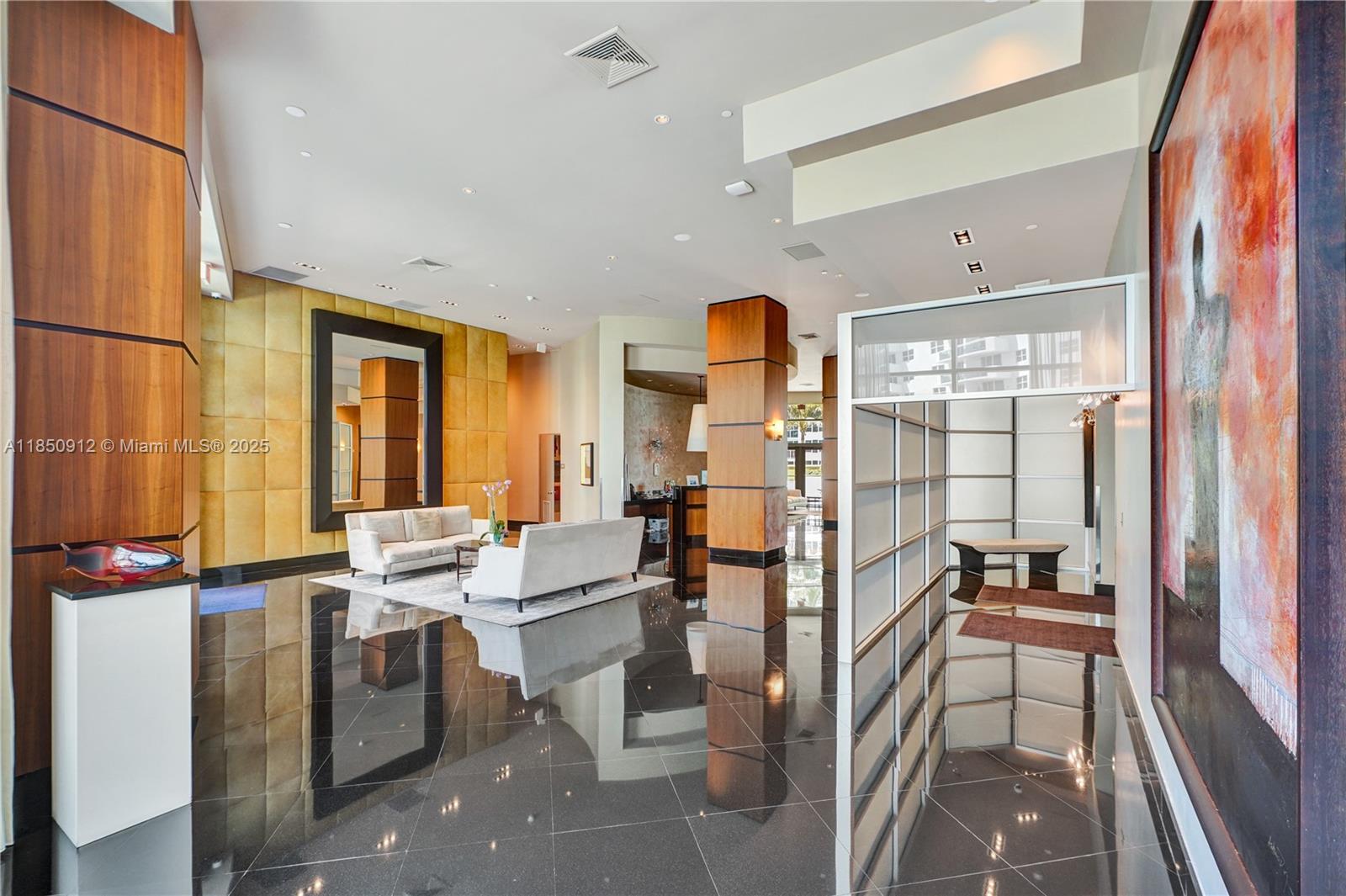 OCEAN PALMS - Residential