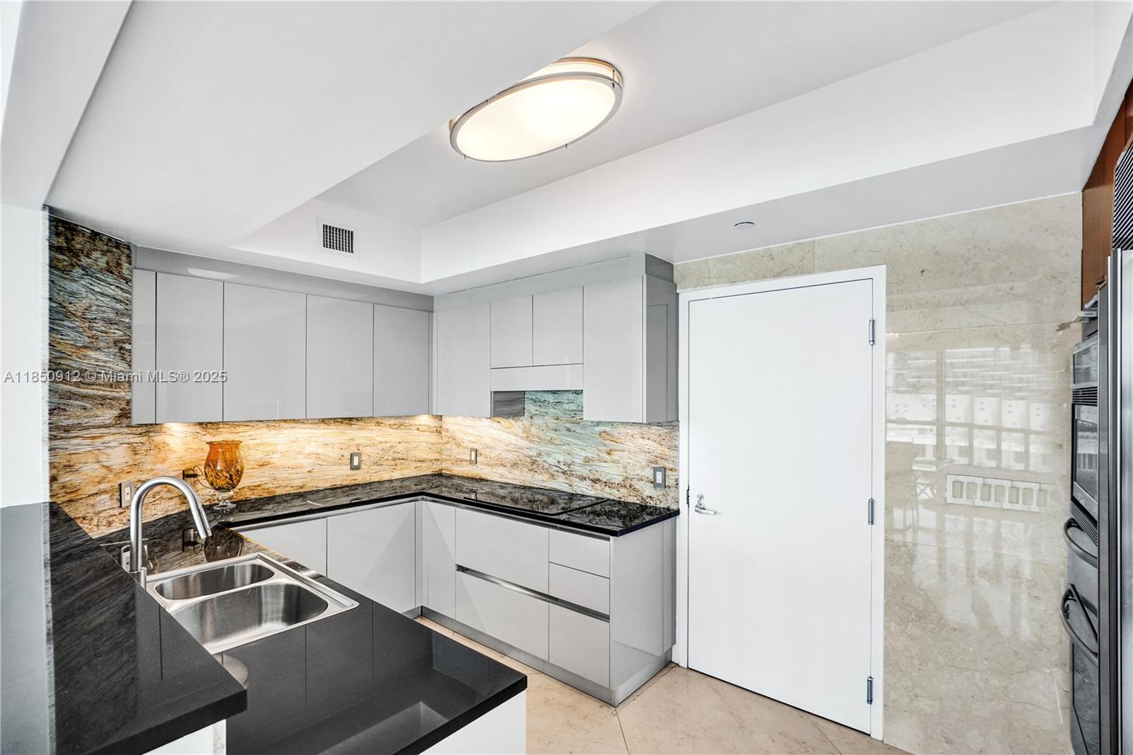 OCEAN PALMS - Residential