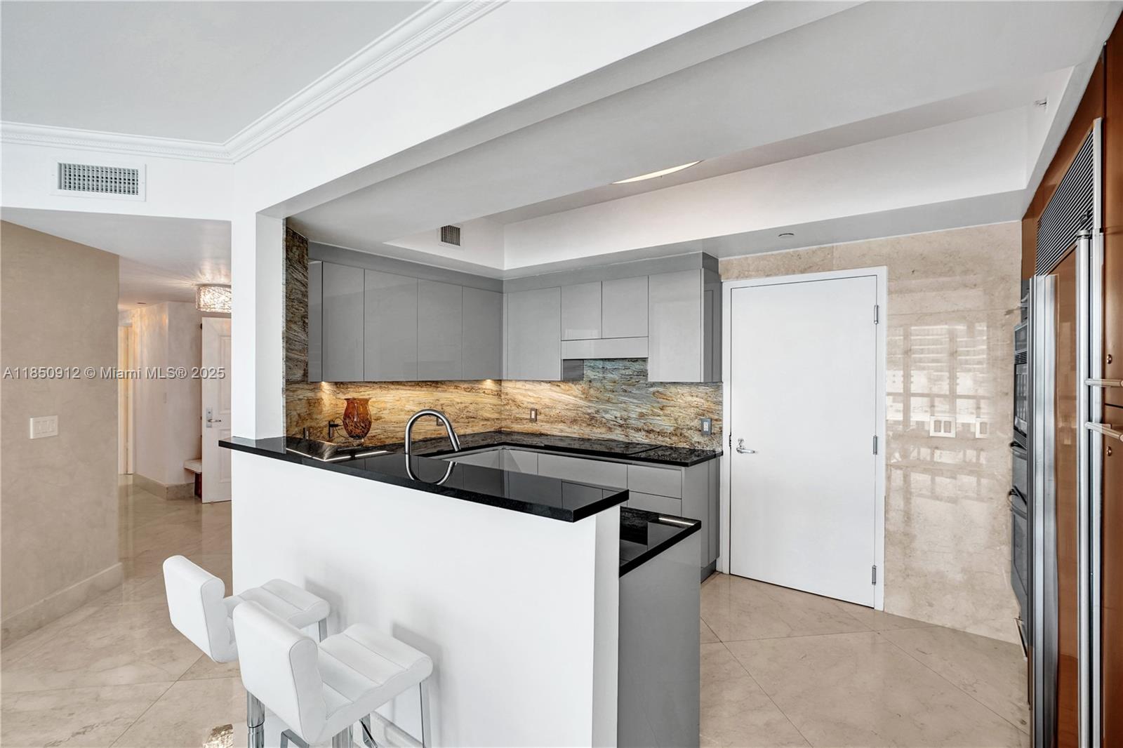 OCEAN PALMS - Residential