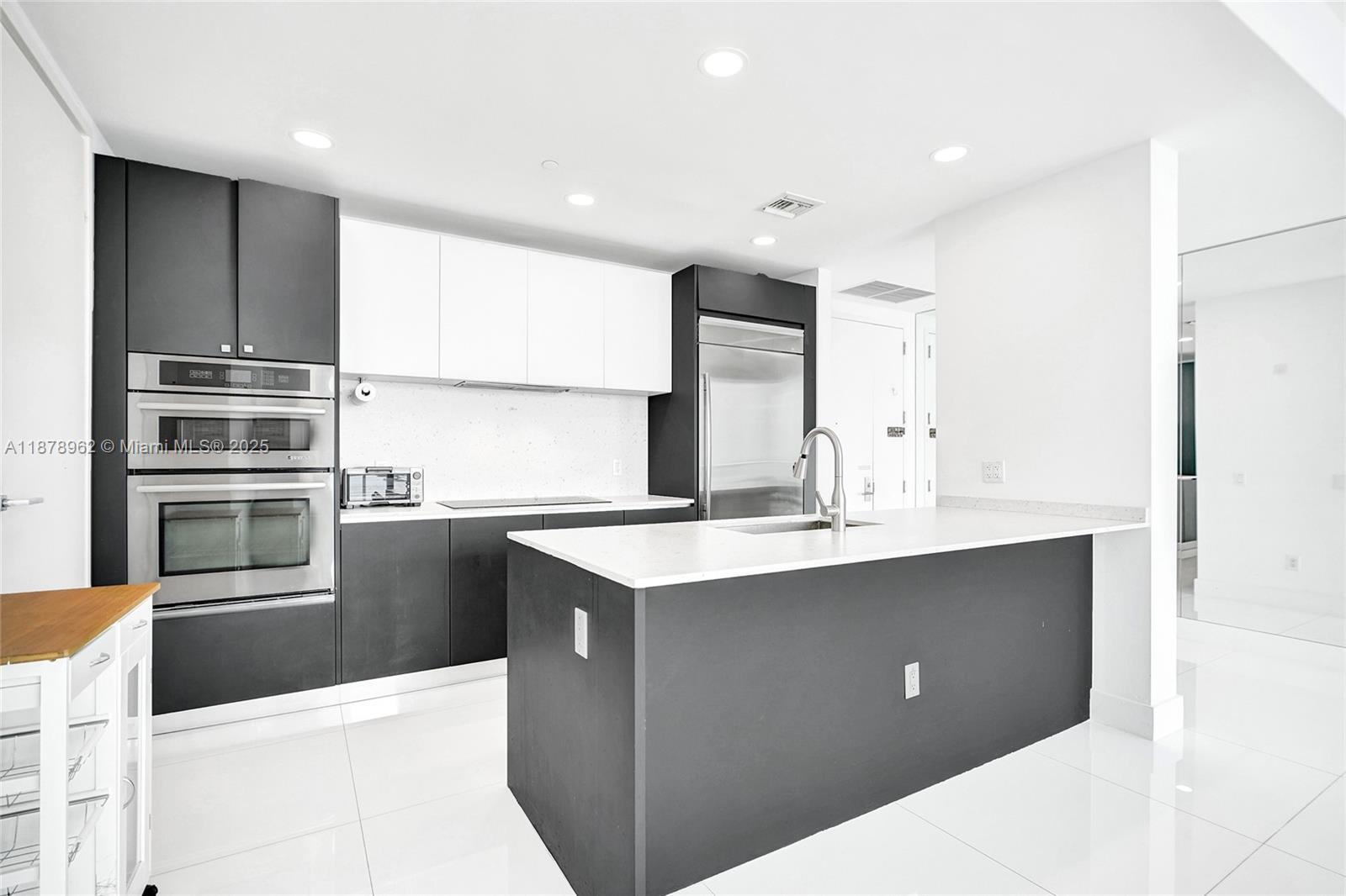 BRICKELLHOUSE CONDO - Residential Lease