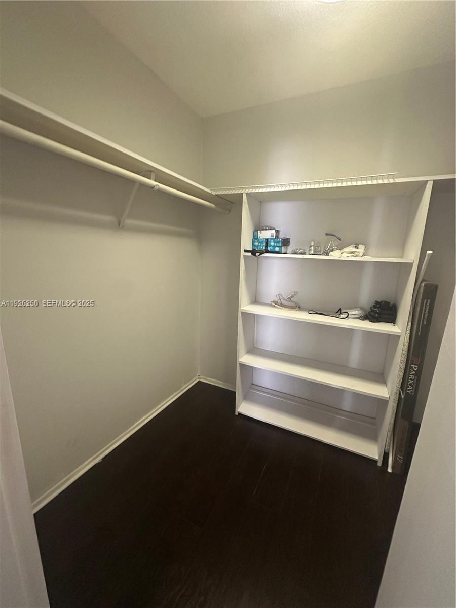 PARKER PLAZA CONDO ESTATE - Residential Lease