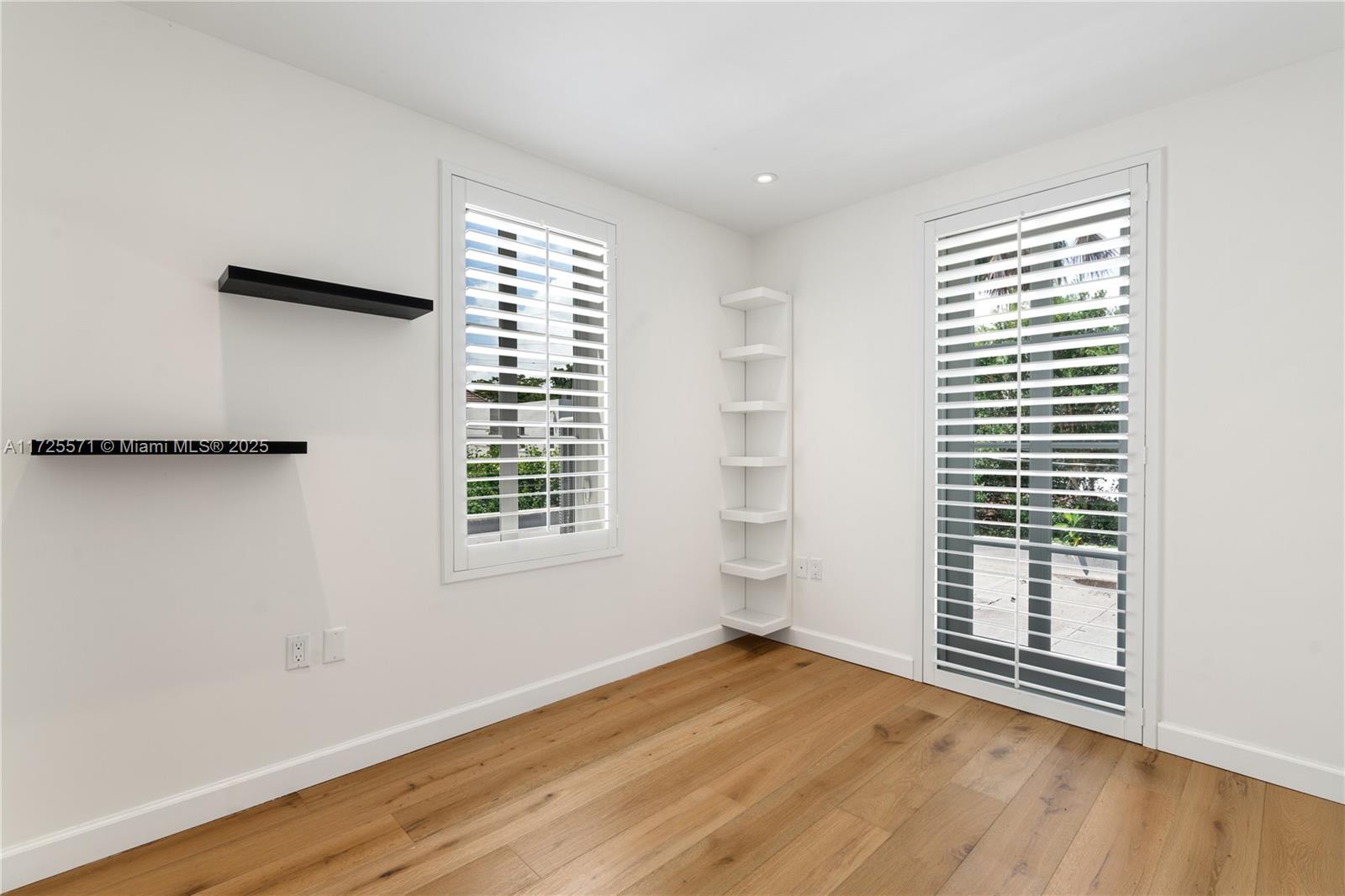CORAL GABLES RIVIERA SEC - Residential