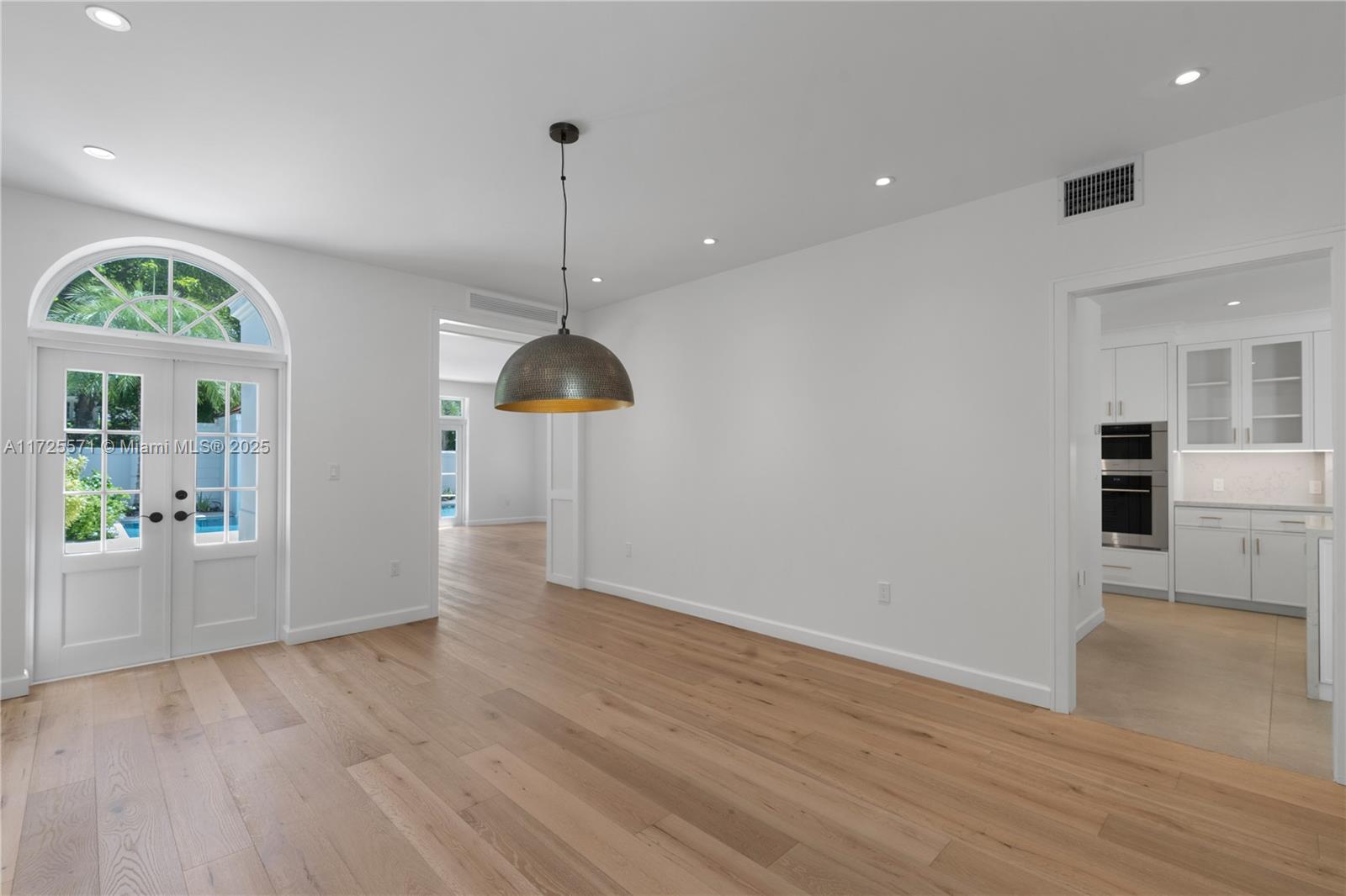 CORAL GABLES RIVIERA SEC - Residential