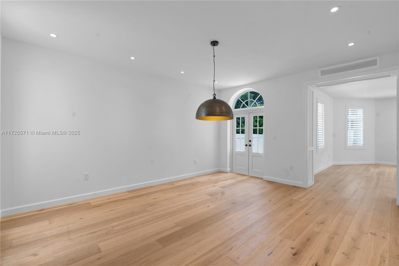 CORAL GABLES RIVIERA SEC - Residential