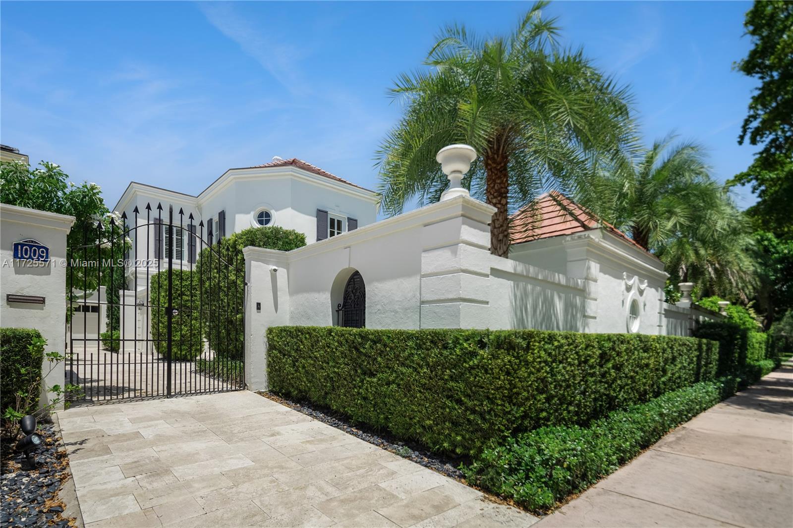 CORAL GABLES RIVIERA SEC - Residential