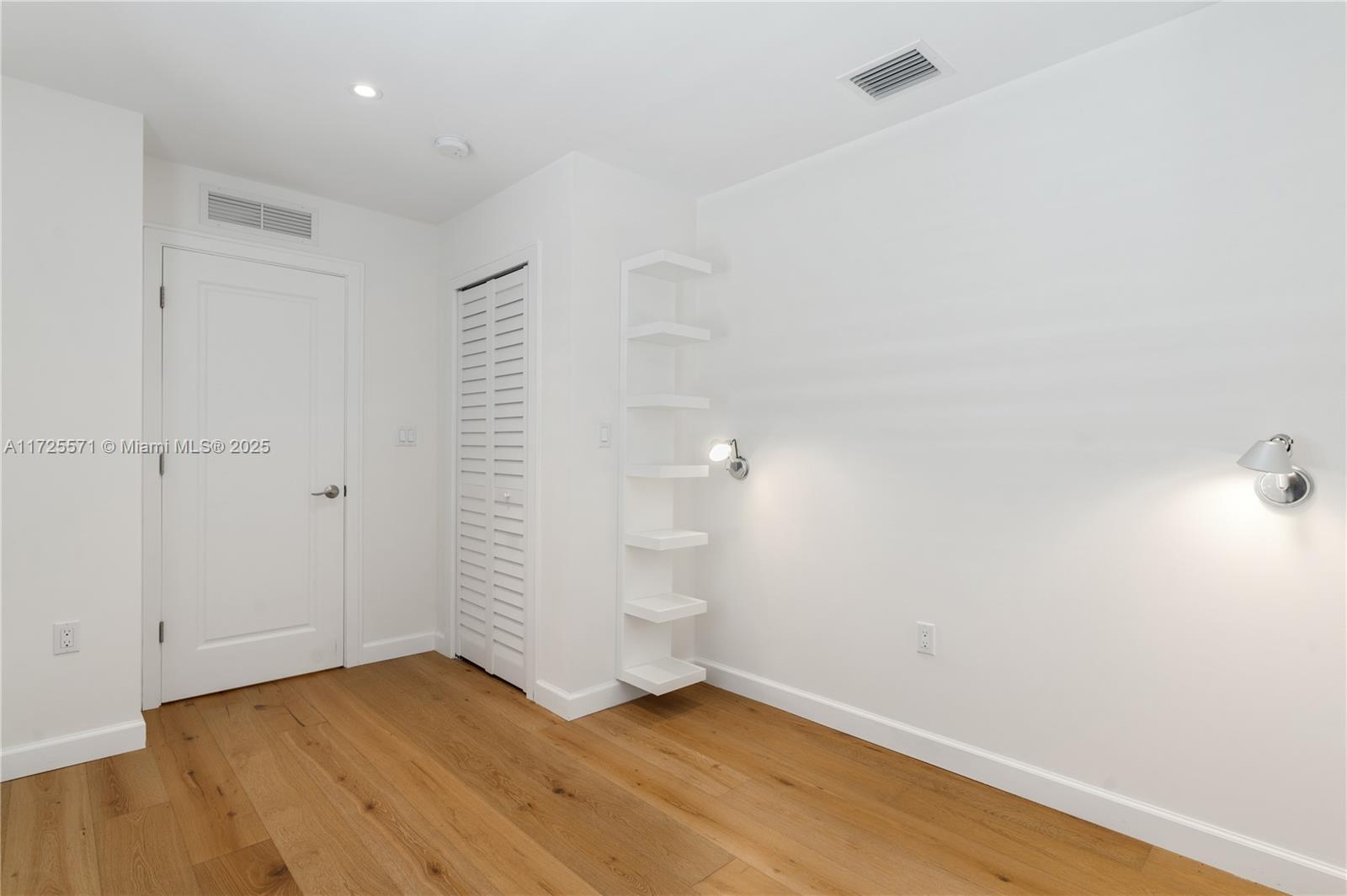CORAL GABLES RIVIERA SEC - Residential
