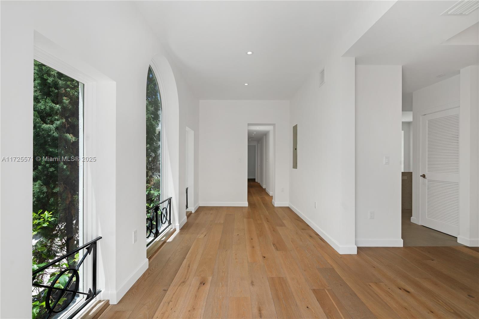 CORAL GABLES RIVIERA SEC - Residential