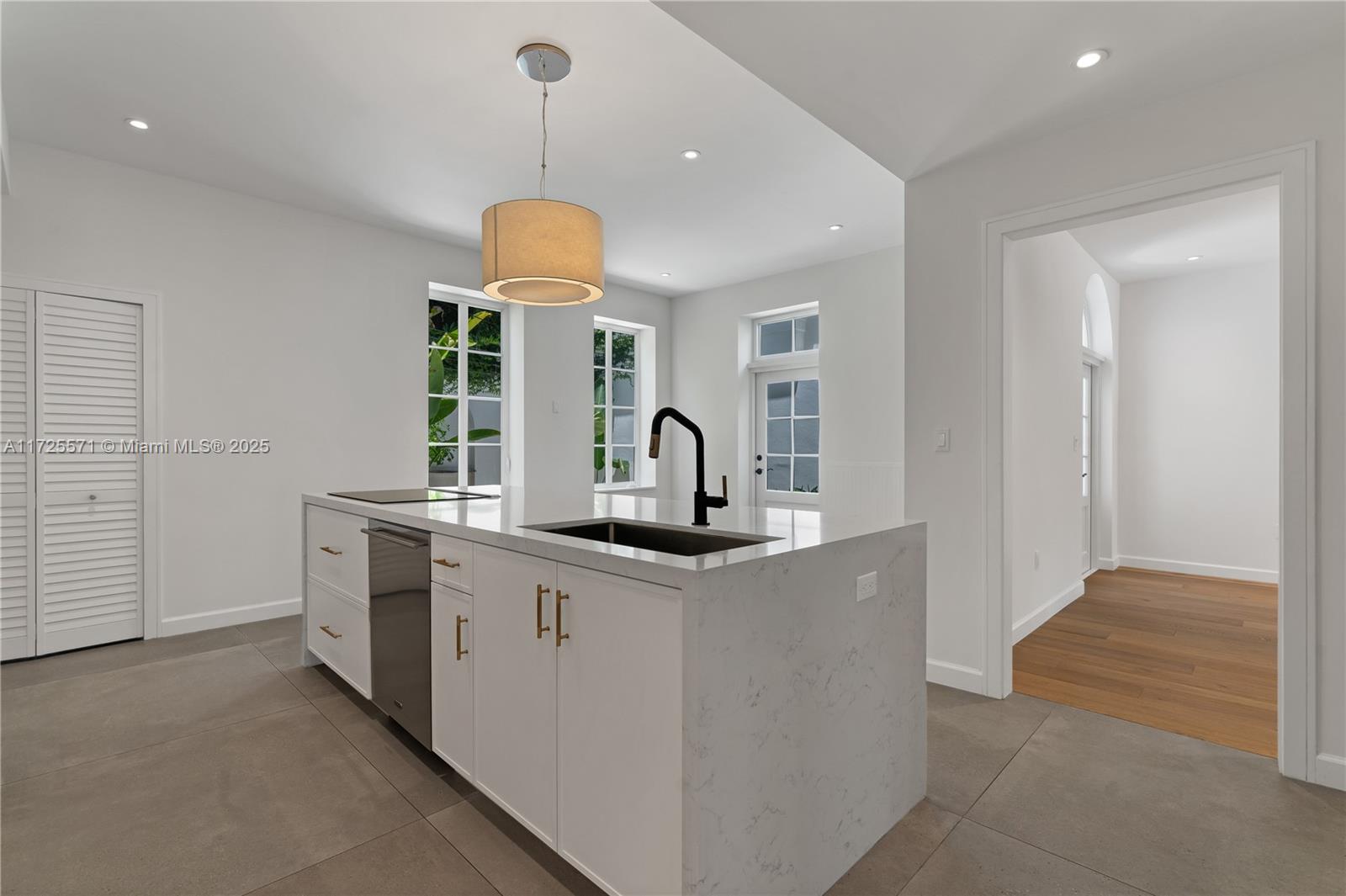 CORAL GABLES RIVIERA SEC - Residential