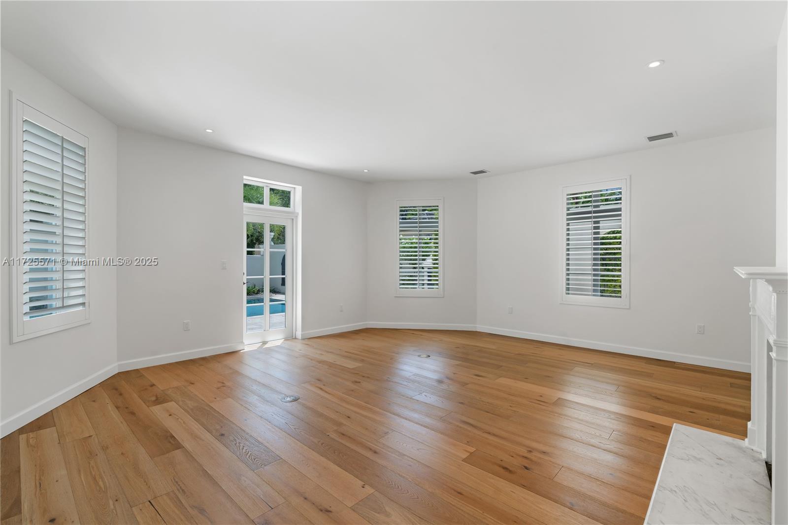 CORAL GABLES RIVIERA SEC - Residential