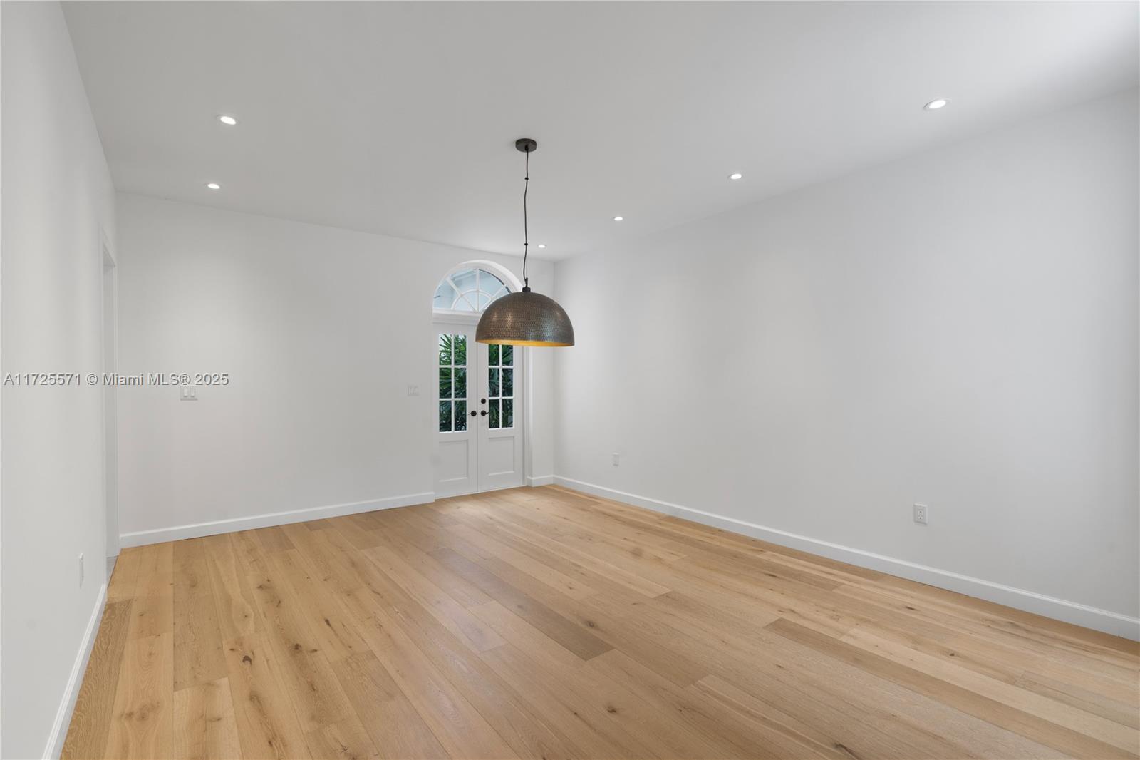 CORAL GABLES RIVIERA SEC - Residential