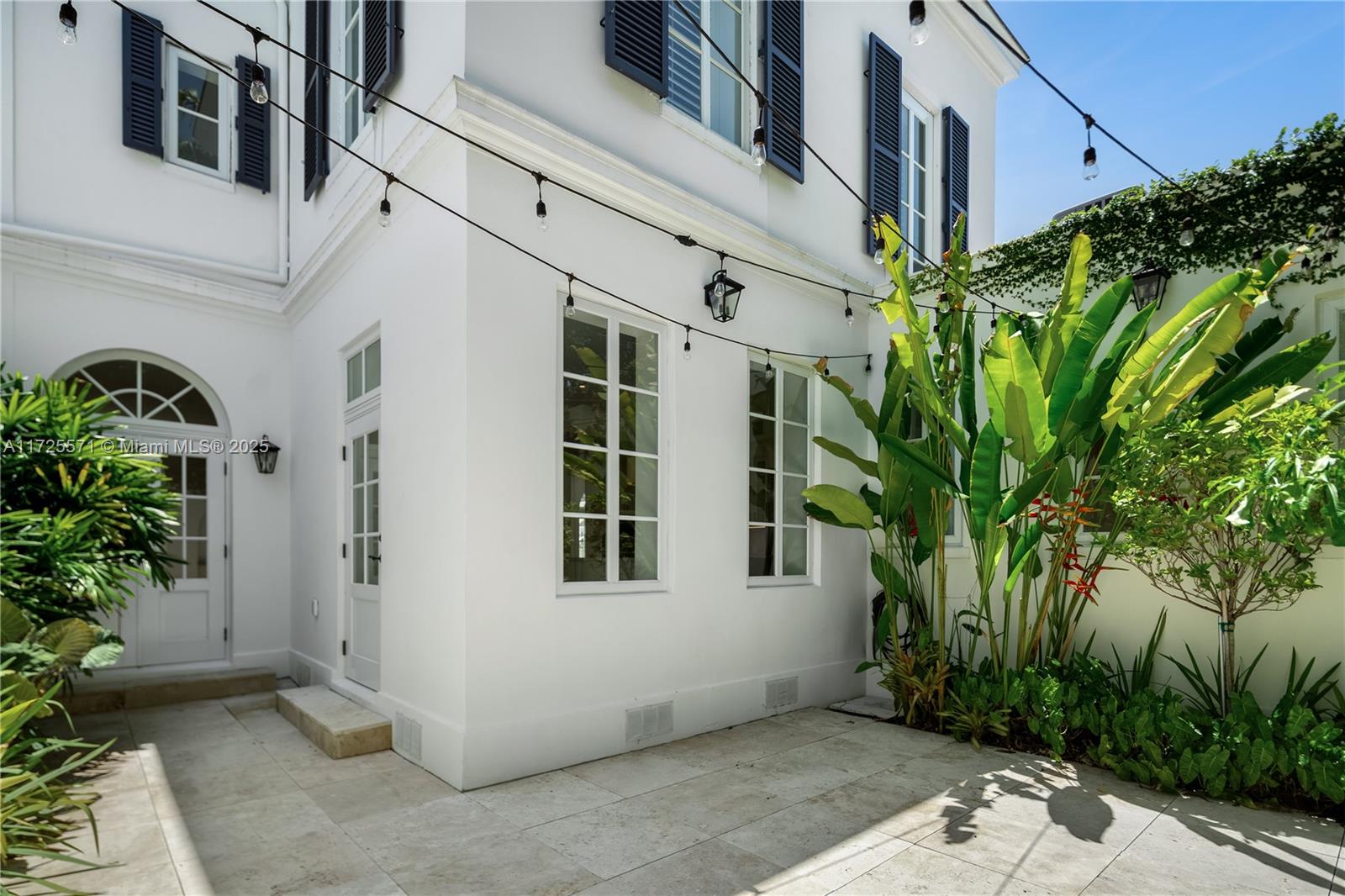 CORAL GABLES RIVIERA SEC - Residential