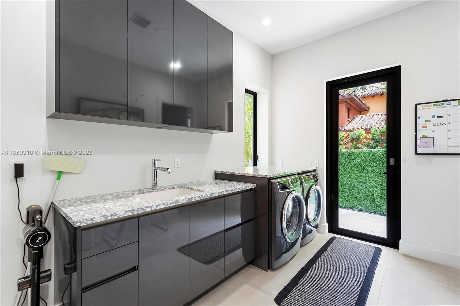 DAWSONS POINT - Residential