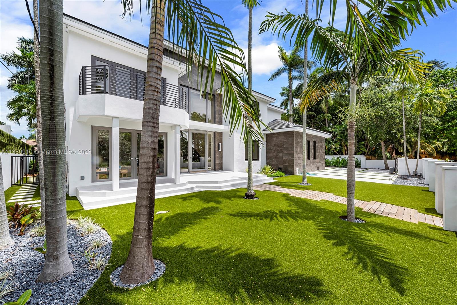 DAWSONS POINT - Residential