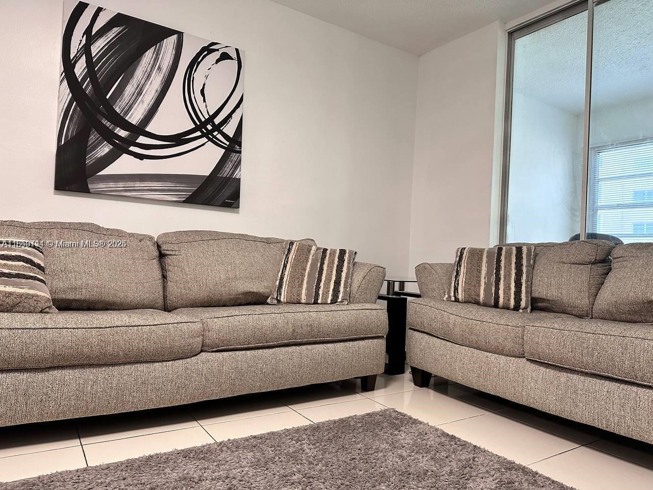 319 NE 14th Ave 106