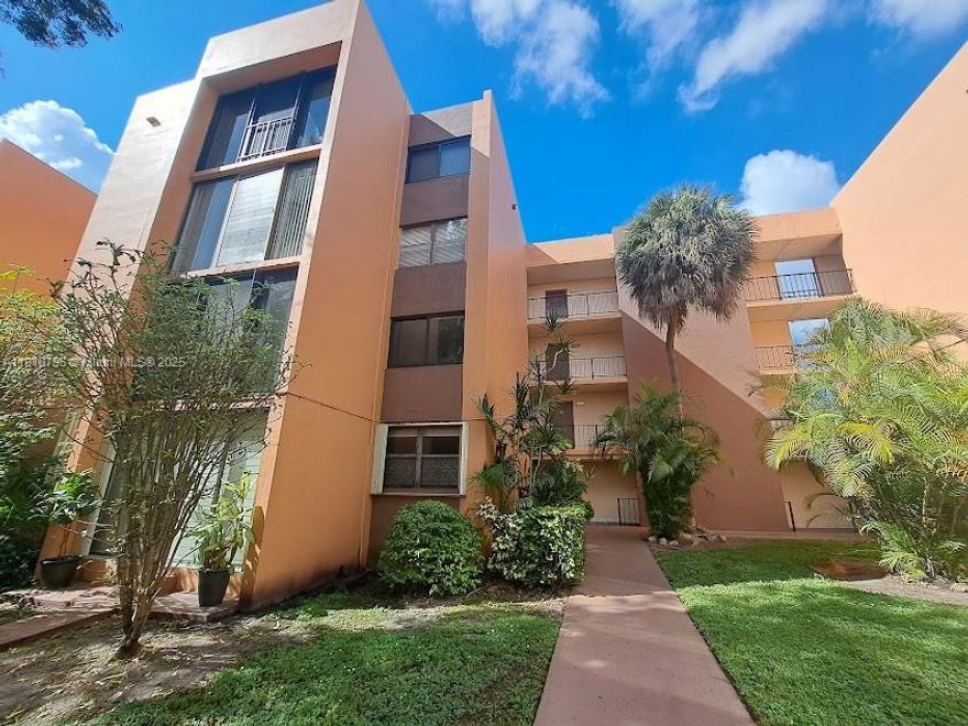 Centrally located apartment with 2-bed 1-bath, half bath, enclosed balcony for more space, dining-living room, laundry inside the unit. Walking distance to shops, restaurants, and public transportation. The community has a pool, a tennis court, a children's park, security, and a gated community.