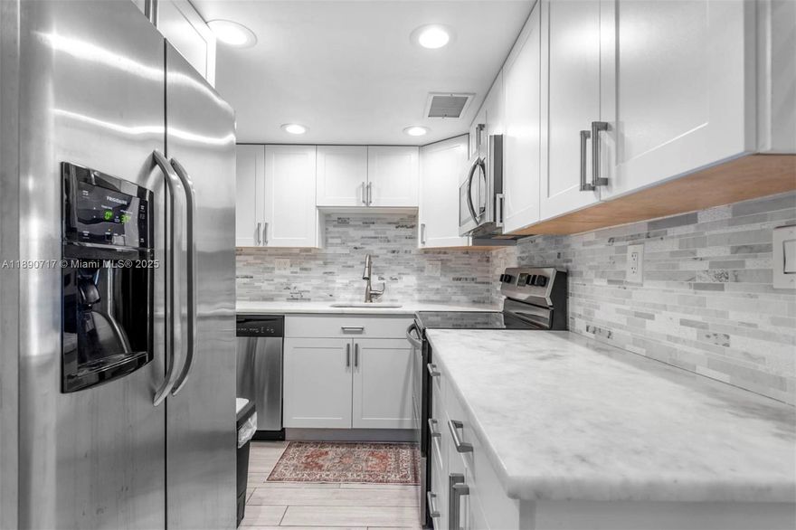 Centrally located one bedroom unit in the NE area of Ft Lauderdale. The unit has been totally updated. White hardwood cabinets with marble countertops and stainless steel appliances. Brand new tile floors throughout. The property is located in a gated community that features a large pool, sauna, tennis courts, and a gym. Minutes to the best beaches and restaurants Ft Lauderdale has to offer.