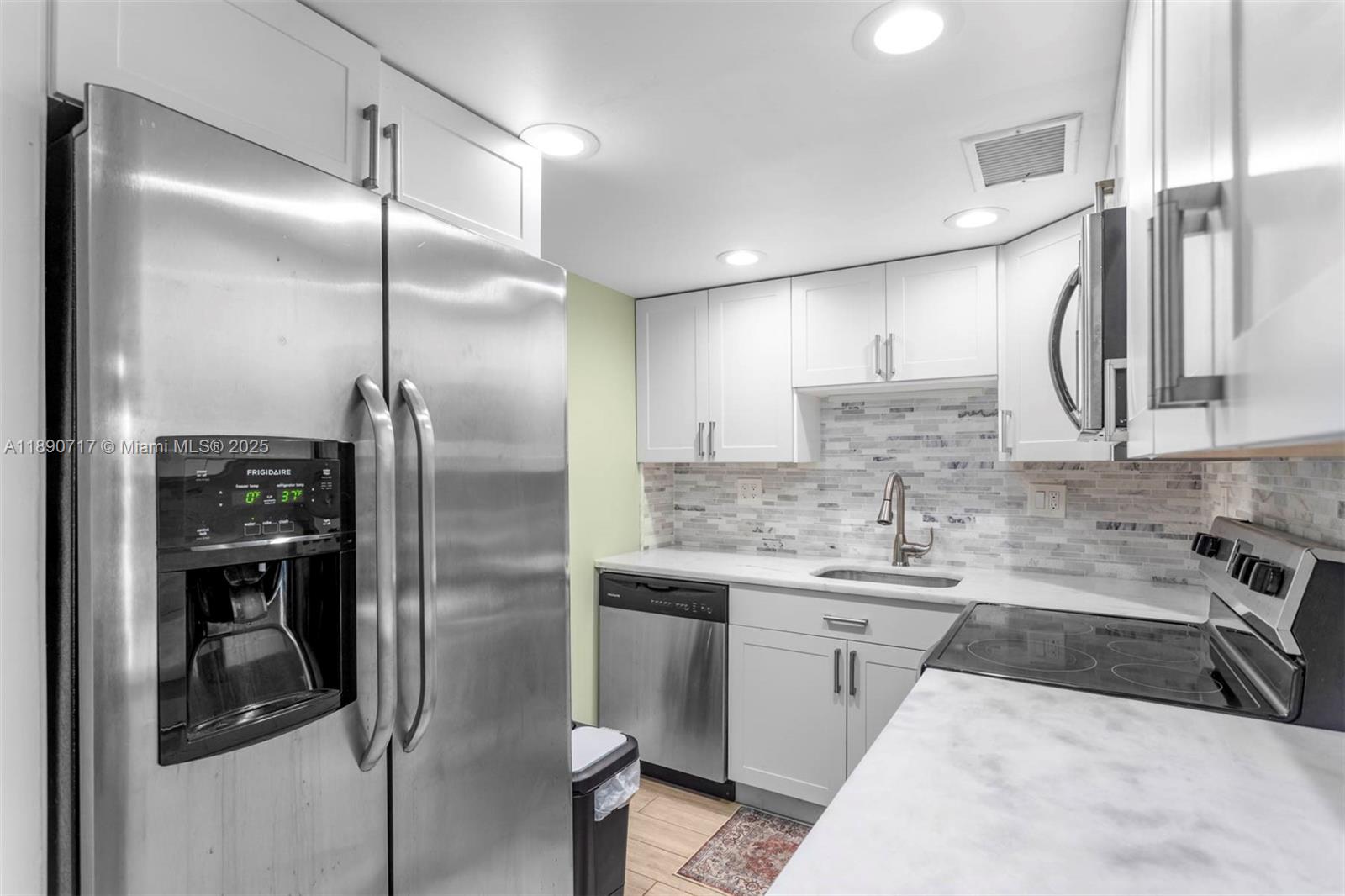 RIVER SHORES CONDO - Residential
