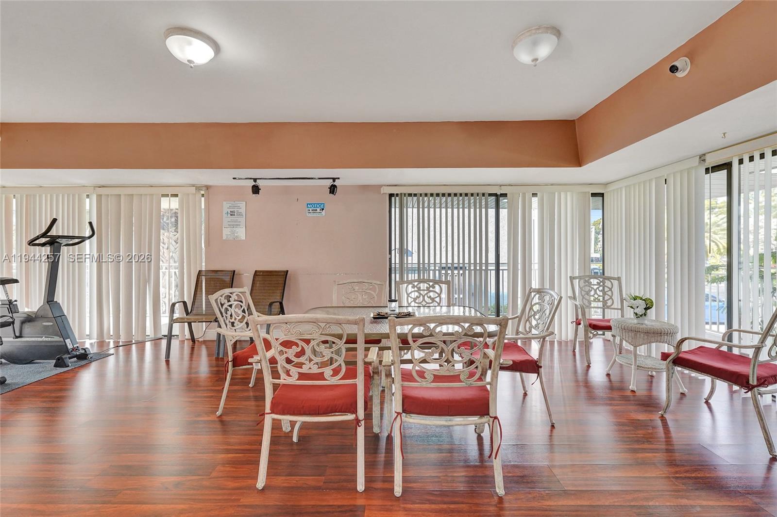 NEWPORT CONDO - Residential