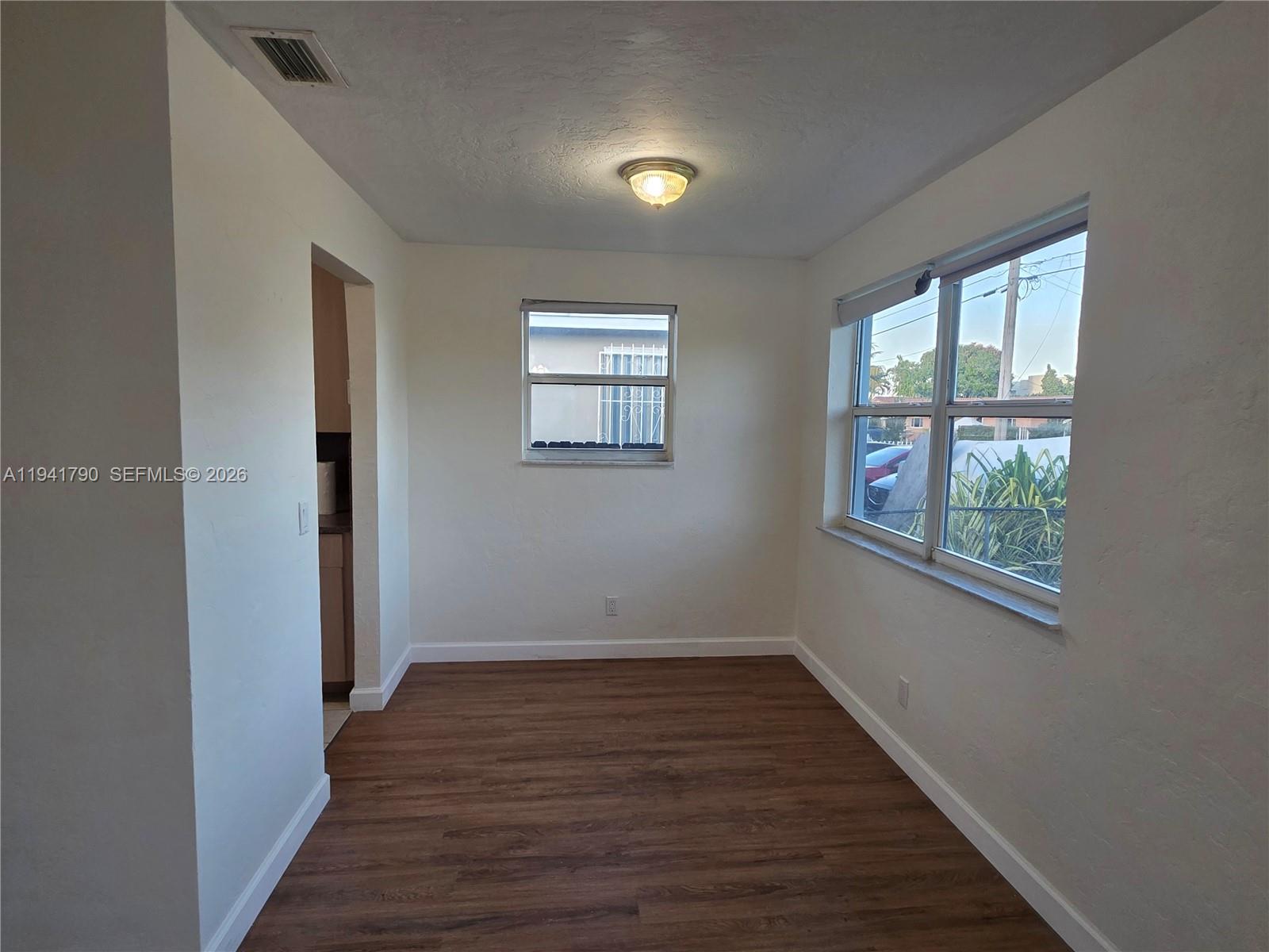 INGLESIDE PARK - Residential