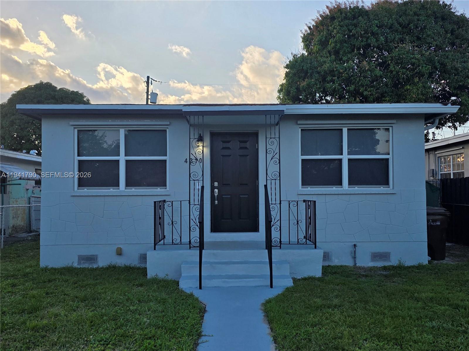 INGLESIDE PARK - Residential