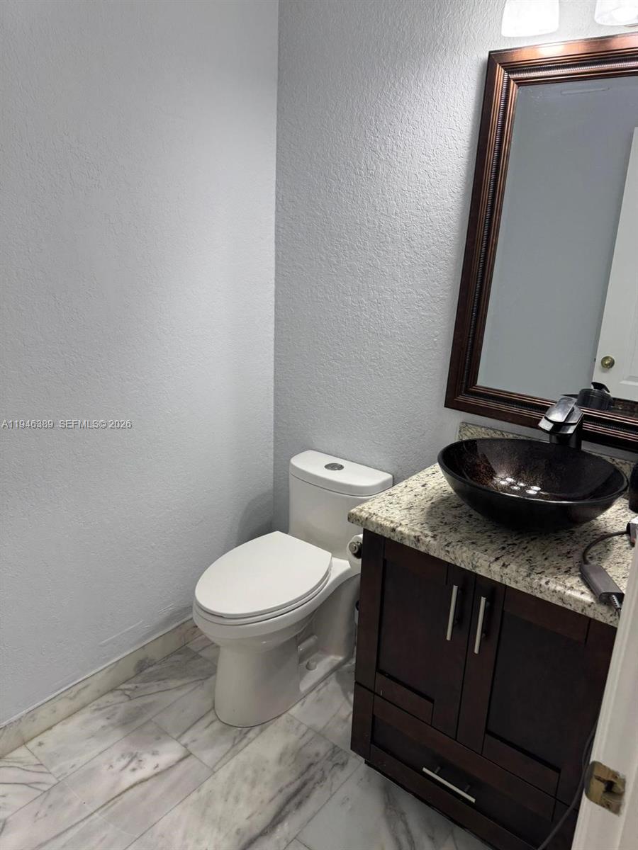 COURTYARDS THREE CONDO - Residential