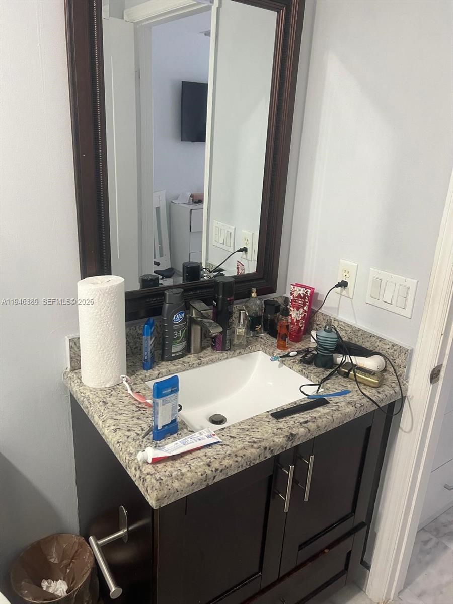 COURTYARDS THREE CONDO - Residential